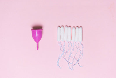 Coupes menstruelles vs tampons : faire le bon choix pour votre santé et l'environnement en tant qu'ado