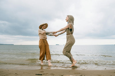 Coupes menstruelles et vie active : bougez en toute confiance